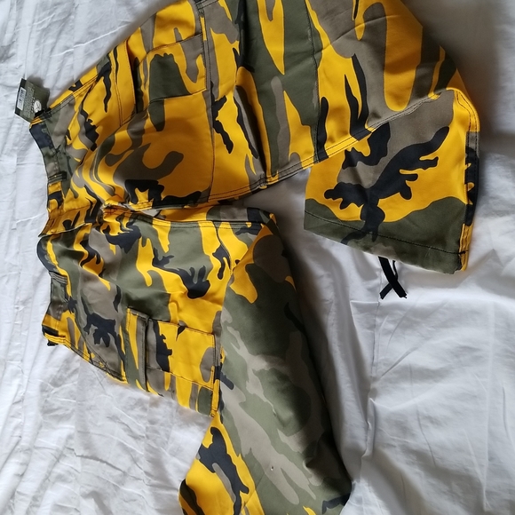 Pants - Picture 7 of 9